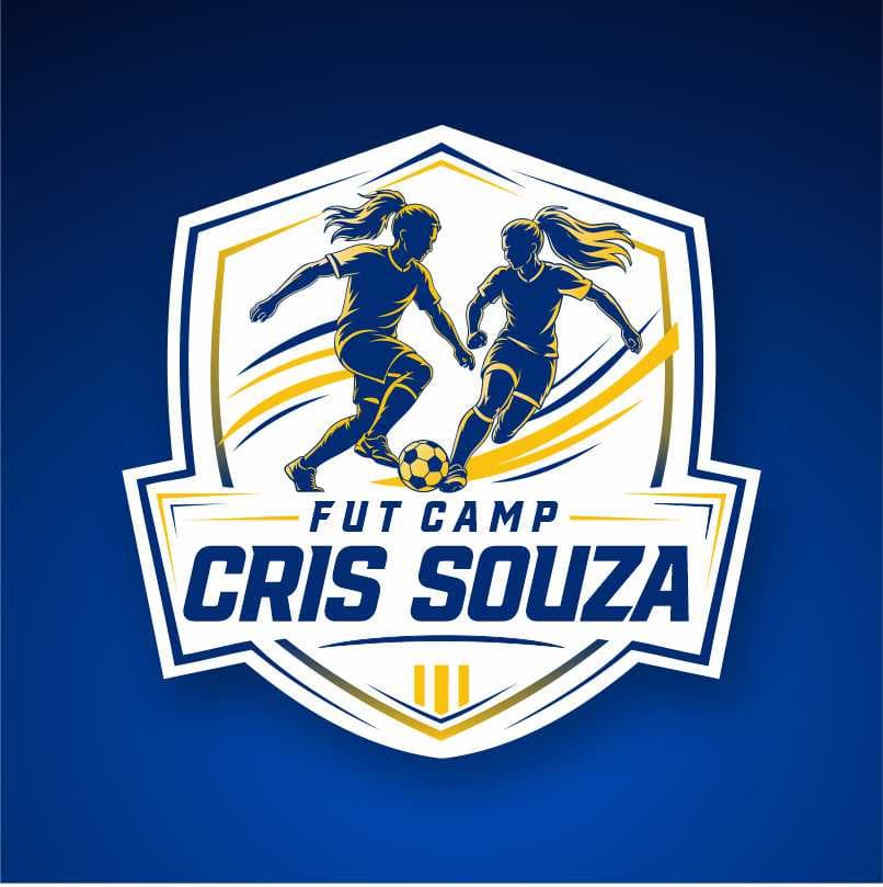 Cris Souza orientando uma atleta durante uma atividade de formação